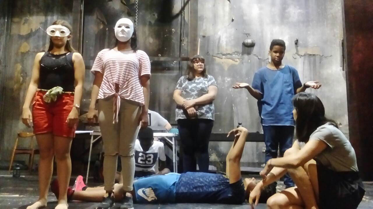 «Άμλετ» | Θεατρική παράσταση από την εφηβική μας ομάδα! | Τρίτη 19 Ιουνίου 2018 | 3.30 το μεσημέρι | θέατρο Δημήτρης Χορν 🗓